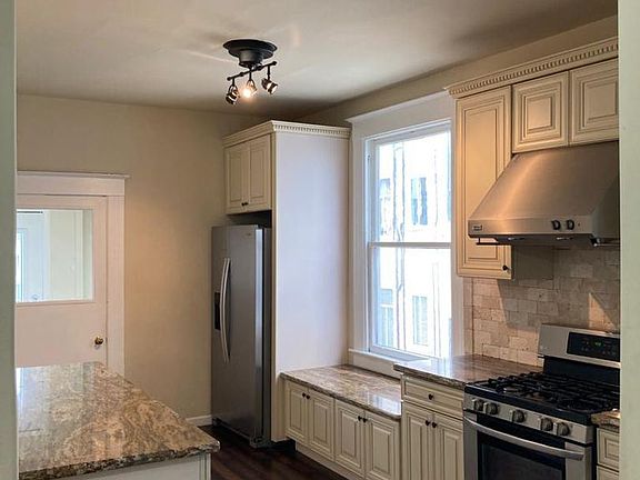 5th image of 1647 Grant Ave #1649