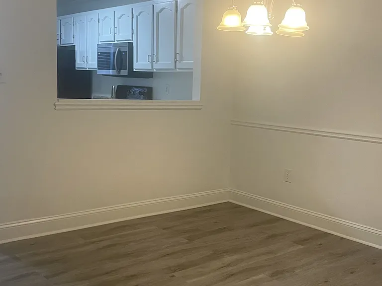2505 W Broad St #311 — Photo 5