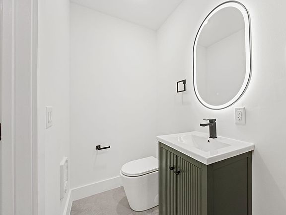 3rd image of 33 Graham St Floor 3