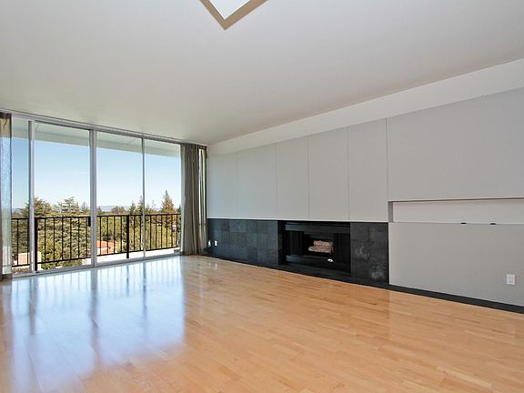 5th image of 1330 University Dr APT 77