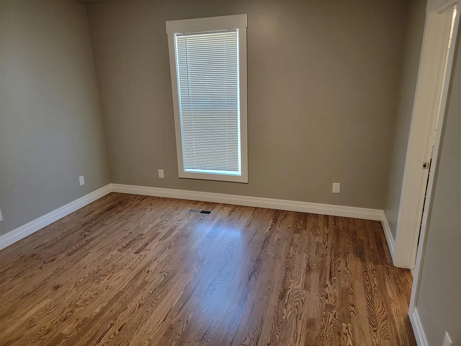 512 Moro St — Photo 3