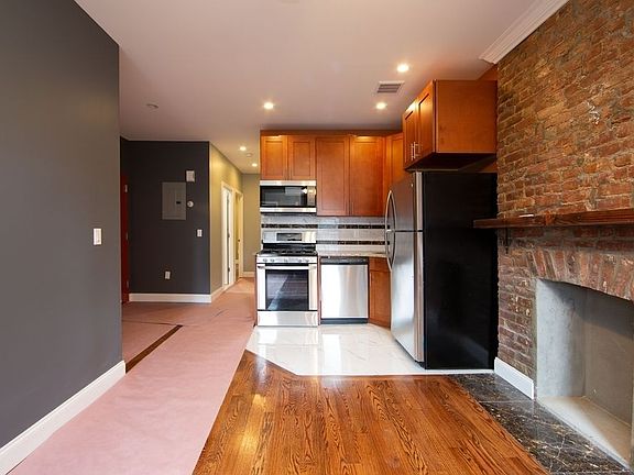 2nd image of 303 Hart St APT 3