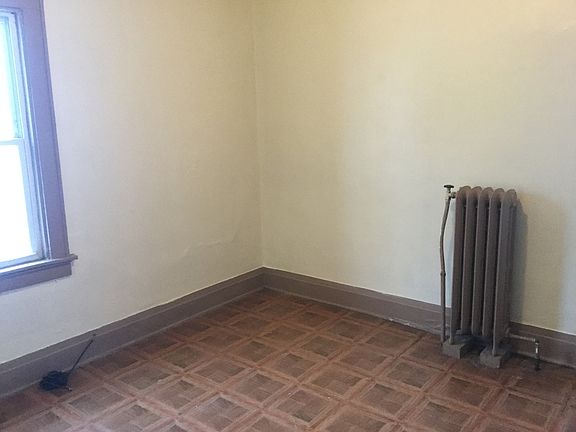 3rd image of 3073 N Sherman Blvd APT D
