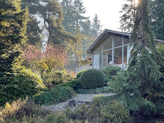 2nd image of 14407 NE 14th Pl