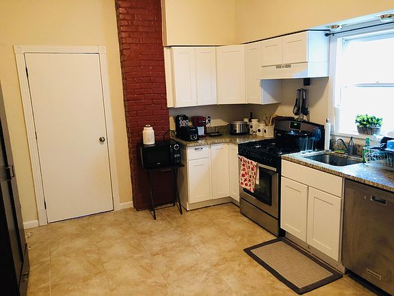 2nd image of 254 Ashland Ave