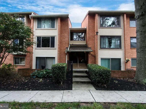 10200 Bushman Dr APT 124, Oakton, VA 22124