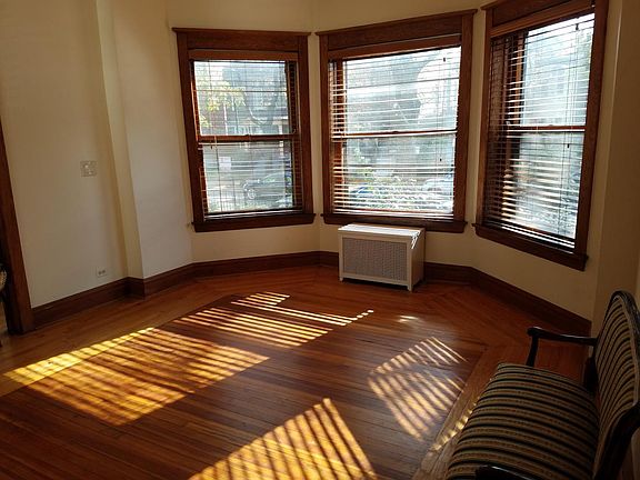 2nd image of 5202 N Lakewood Ave #1ST