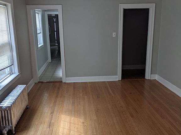 3rd image of 189 N Marion St #3