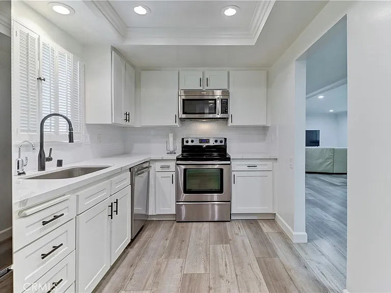 5515 Paseo Del Lago W #2G — Photo 1