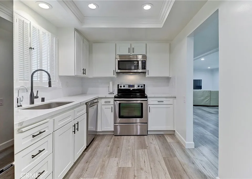 5515 Paseo Del Lago W #2G