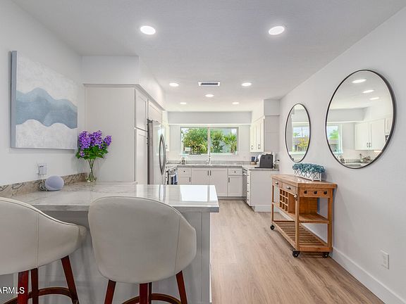 3rd image of 7652 E HIGHLAND Avenue