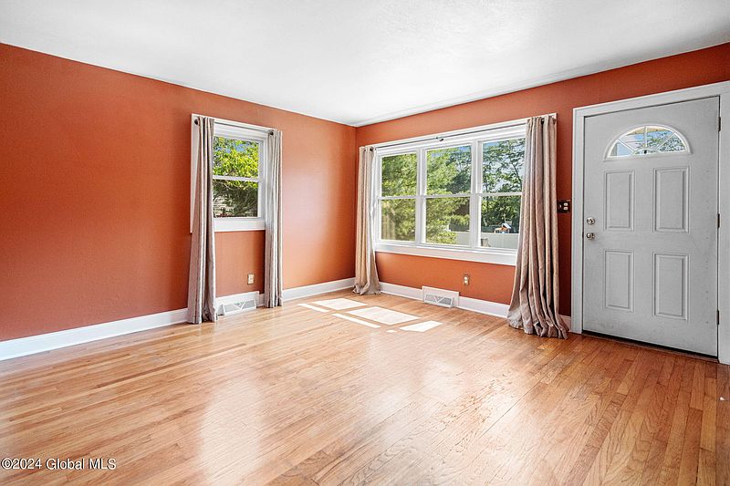 2nd image of 417 Twelfth Street