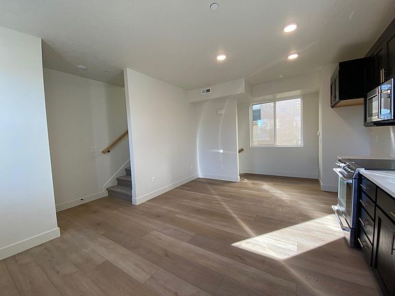 5th image of 537 S Denver St #102