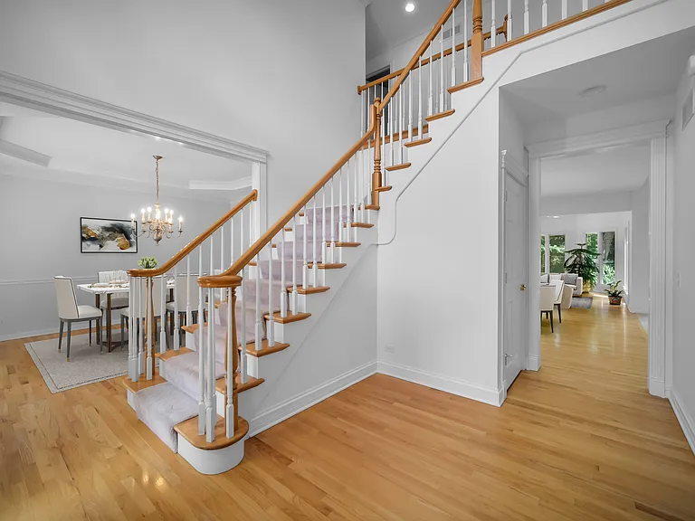 36W244 Fieldcrest Dr — Photo 8