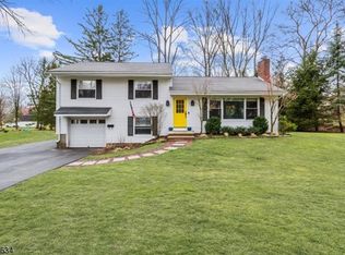 7 Adams Pl, Mendham, NJ 07945
