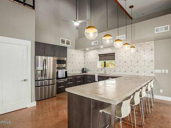 5th image of 11 E Venado Drive