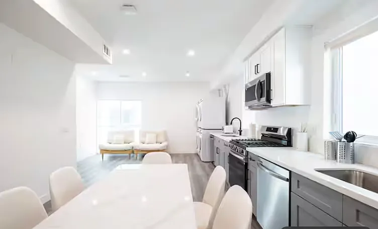 1714 W Jefferson Blvd #A — Photo 9
