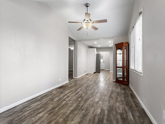 3rd image of 6819 W 128th Pl
