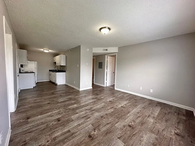 Park Place West and Park Place South Apartments — Photo 12