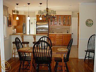 5th image of 4210 Newland Dr W