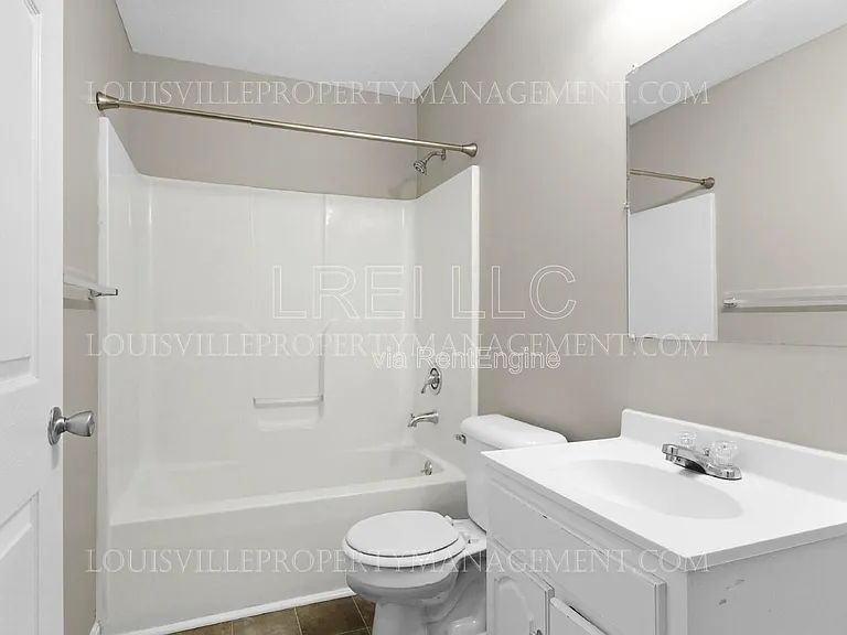 304 Keeneland Dr #1A — Photo 11