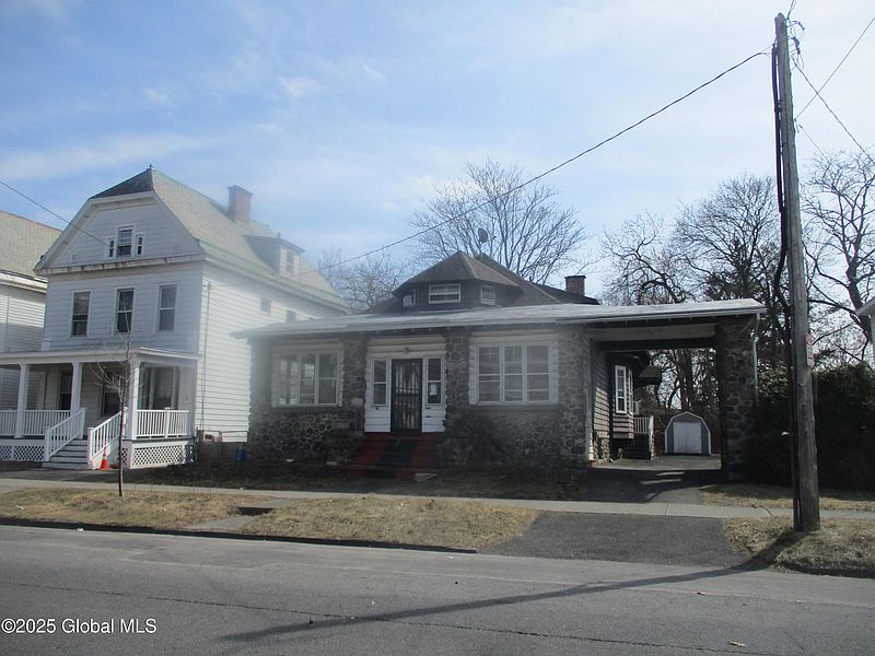 2nd image of 413 Manning Boulevard