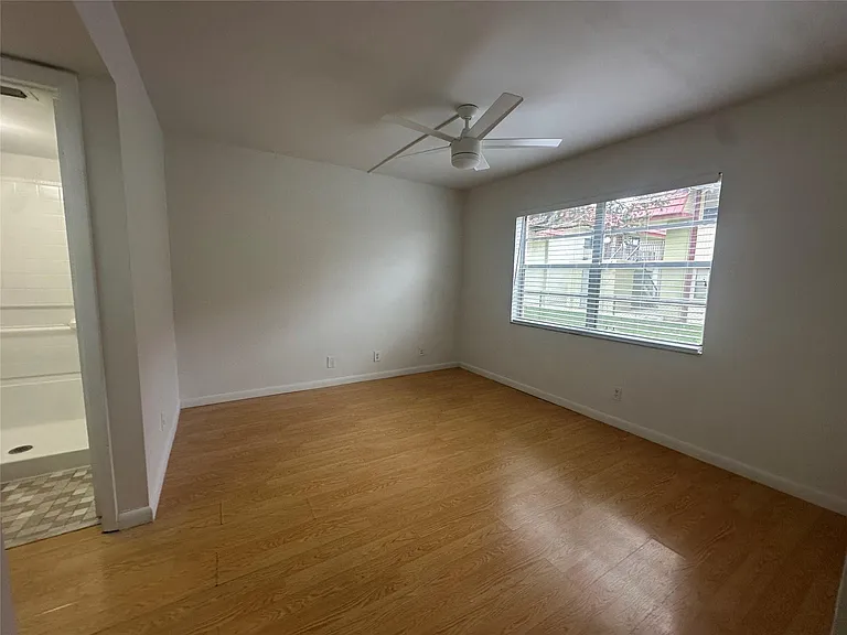 3212 NW 103rd Ter #107-B — Photo 8