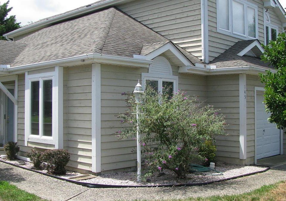 1st image of 145 Lakeside Dr