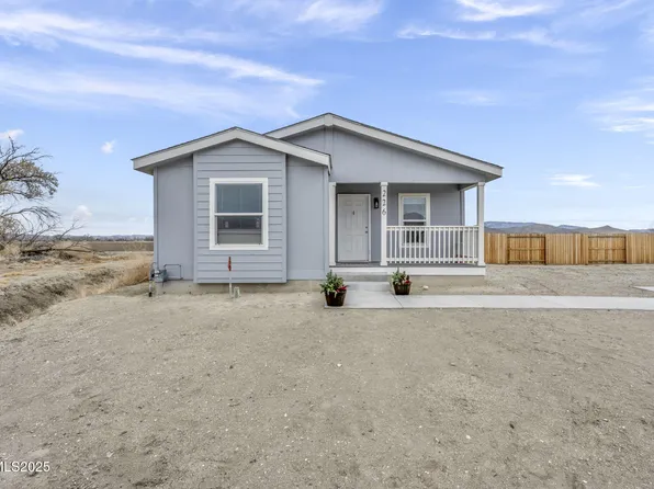 226 Sweetwater Dr, Yerington, NV 89447