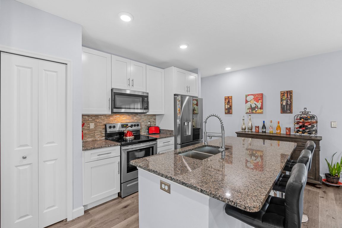 next background image