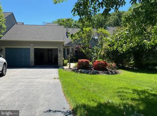 655 Hidden Pond Ln, Huntingdon Valley, PA