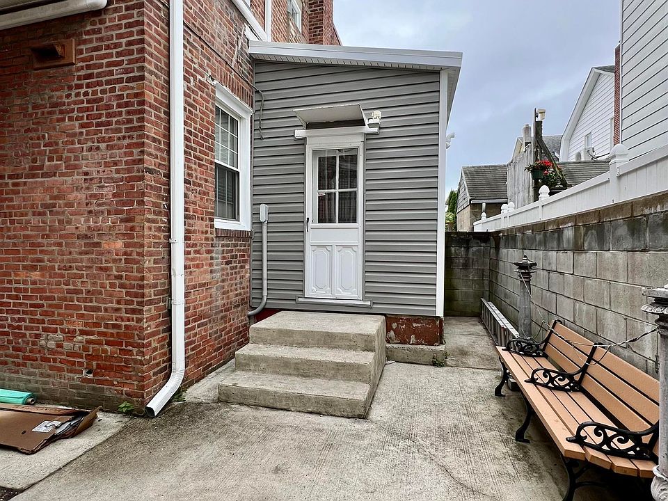 2nd image of 28 N Montgomery Ave