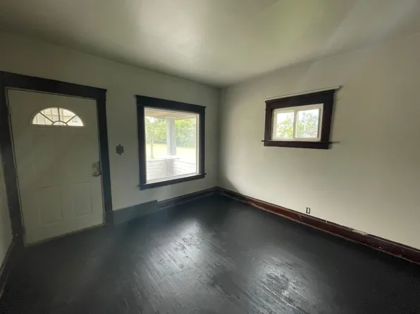 11401 Continental Ave, Cleveland, OH 44104