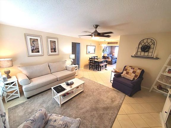 3rd image of 9725 Mainlands Blvd W