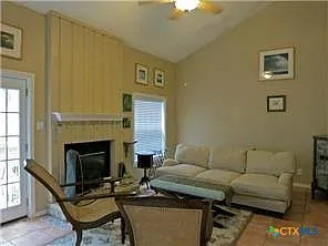 19 Marina Cir — Photo 2