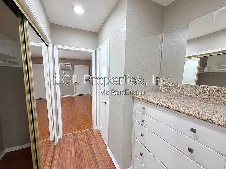 5916-5922 Carlton Way/1555 N. Bronson — Photo 11