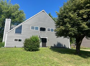 3300 Creekwood Dr #3300, Lawrence, KS 66049
