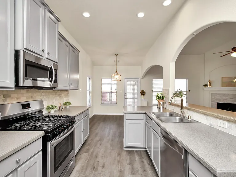 2626 Orchard Creek Ln — Photo 13