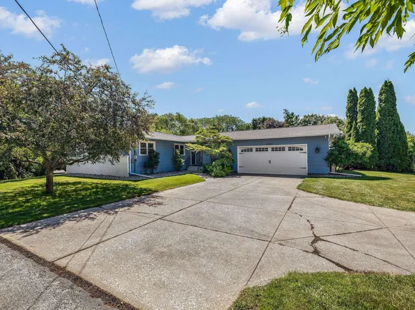 4263 Shattuck Rd, Saginaw, MI 48603