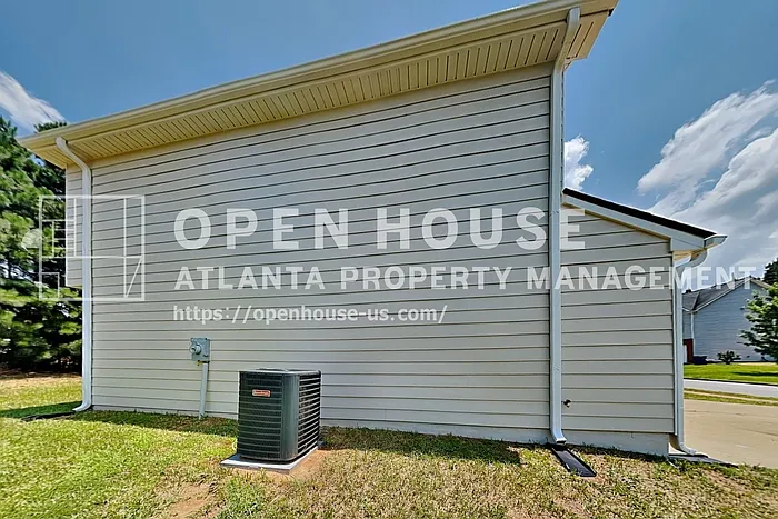 110 Rockefeller Ln — Photo 16