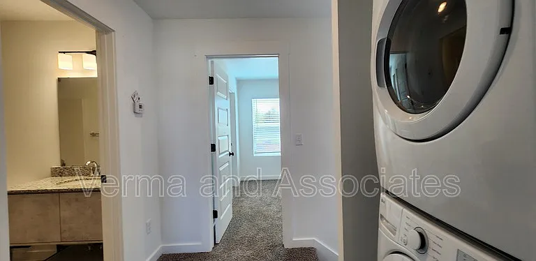 1091 Kentucky Ave — Photo 6