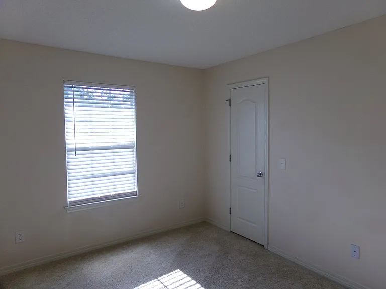 8454 Ferlon Ave — Photo 17