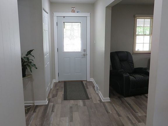 4th image of 237 N Babcock Dr