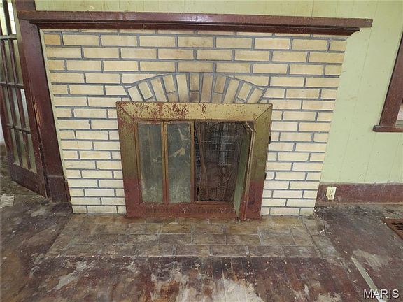 5th image of 415 E Water St