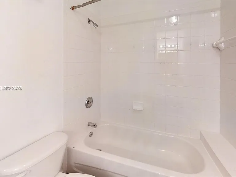 2084 NE 167th St #2102 — Photo 9