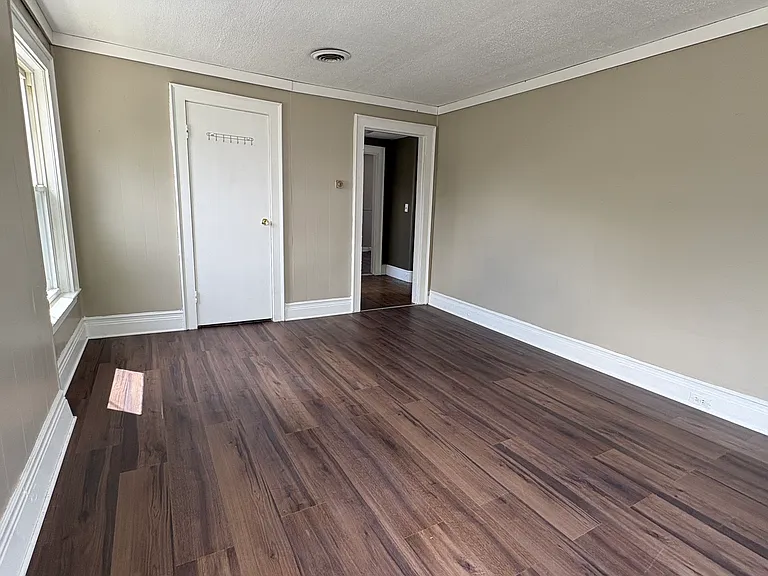 4 Hoffman Ave #2 — Photo 4