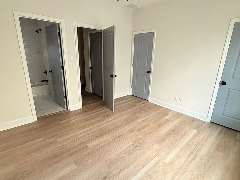 1327 N Bronough St — Photo 10