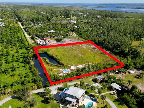 12242 Eagles Nest Dr, Bokeelia, FL 33922