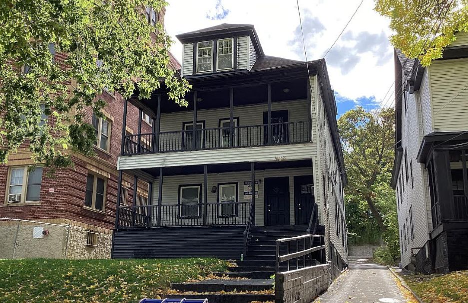 1st image of 1526 E Genesee St #3