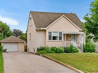 27 Sunray Cres, Toronto, ON M3M2C4